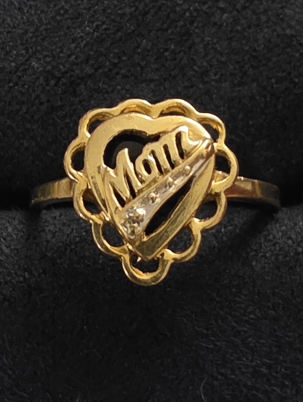 10k Onyx, Diamond Chip Mom Yellow Gold Ring (Vintage)